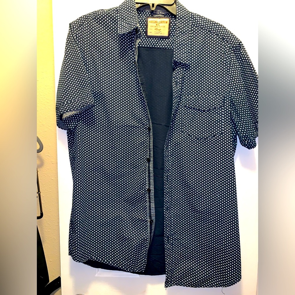 Hudson and Barrow large button down short sleeve shirt